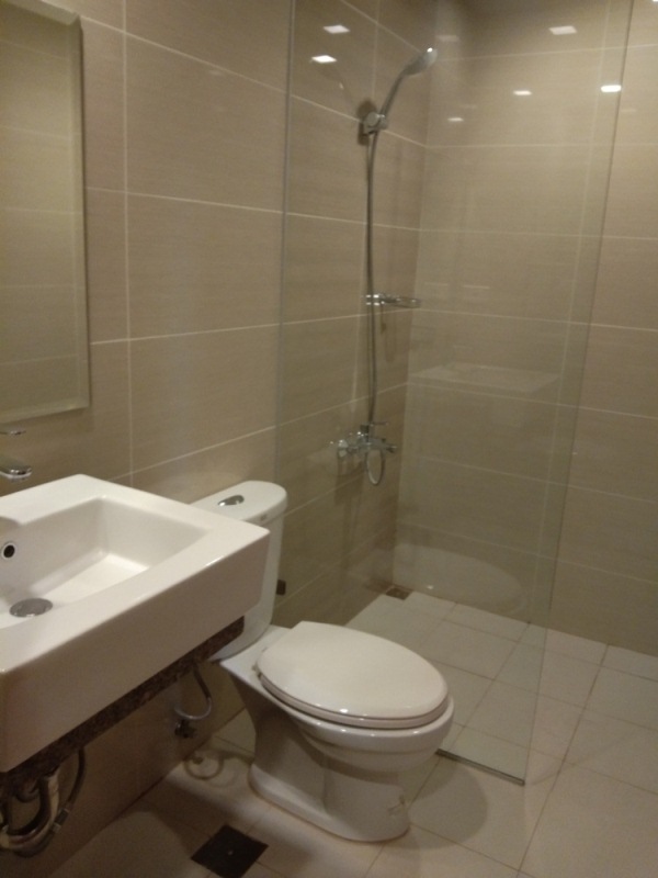 FOR RENT: 1-bedroom furnished condo in One Uptown Fort Bonifacio. New unit