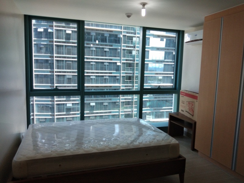 FOR RENT: 1-bedroom furnished condo in One Uptown Fort Bonifacio. New unit