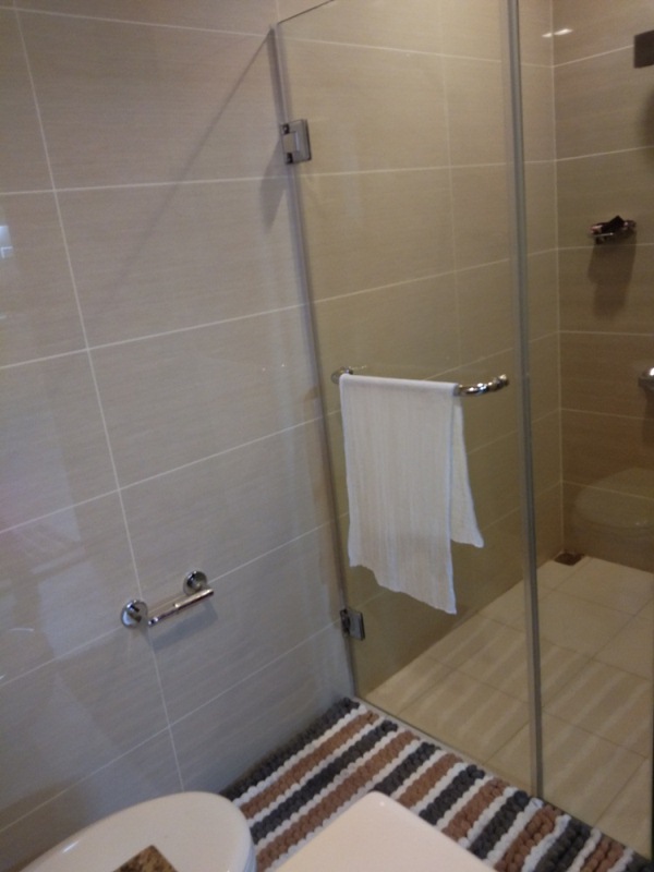 FOR RENT: 1-bedroom furnished condo in One Uptown Fort Bonifacio. New unit