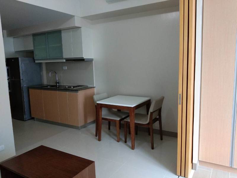 FOR RENT: 1-bedroom furnished condo in One Uptown Fort Bonifacio. New unit