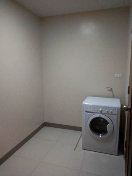 NEW UNIT: 2-bedroom furnished in One Uptown Fort Bonifacio condo for rent