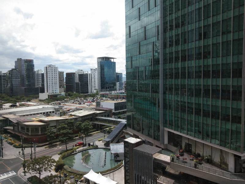 NEW UNIT: 2-bedroom furnished in One Uptown Fort Bonifacio condo for rent